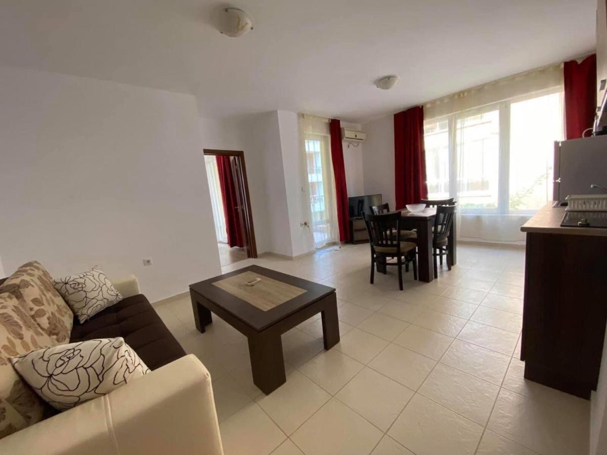 Апартаменти Sunrise Apartments, Поморіє