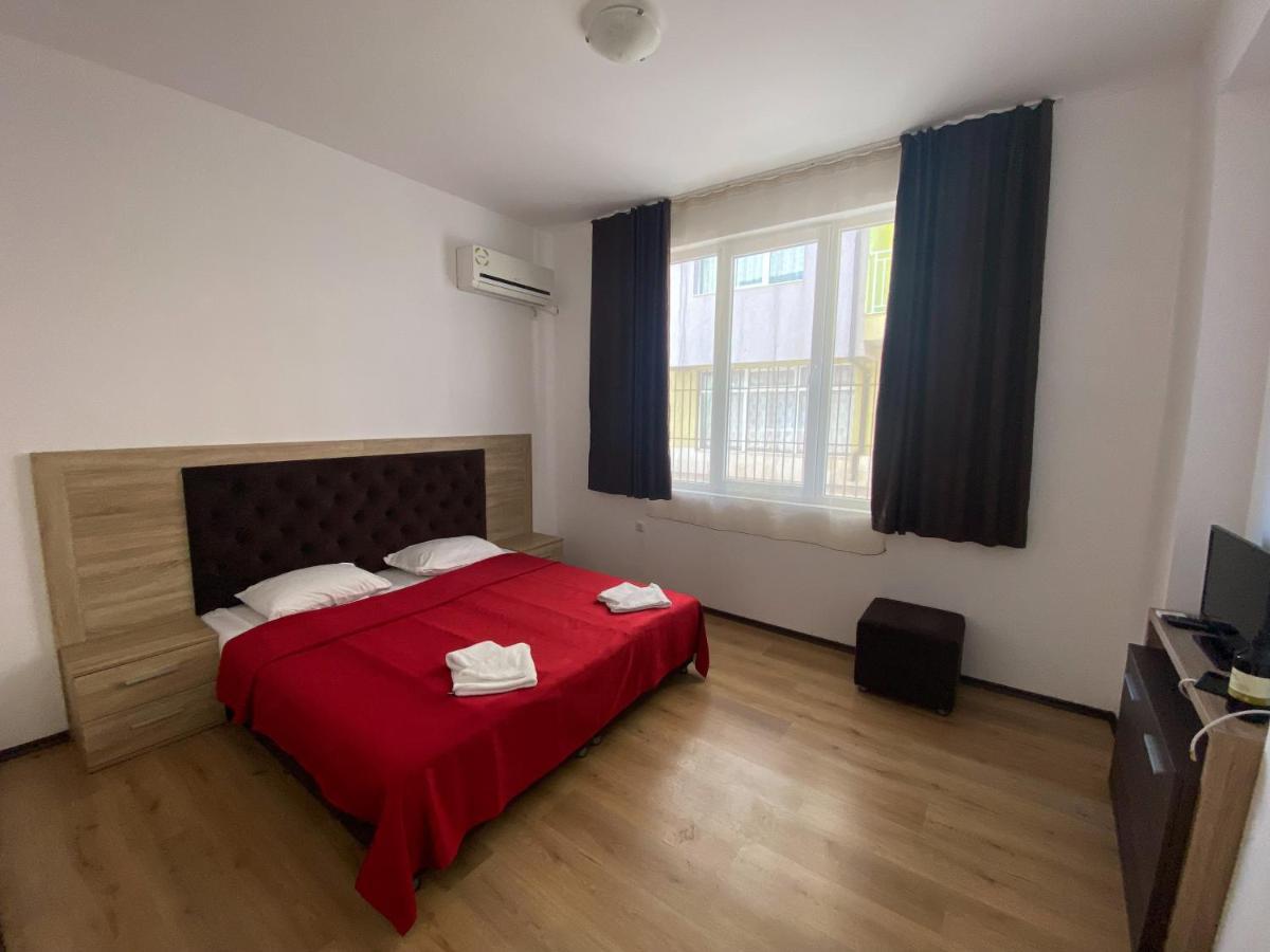 Апартаменти Sunrise Apartments,
